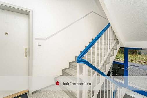 Treppenaufgang Treppenaufgang - Erdgeschosswohnung in 12437 Berlin mit 54m² kaufen