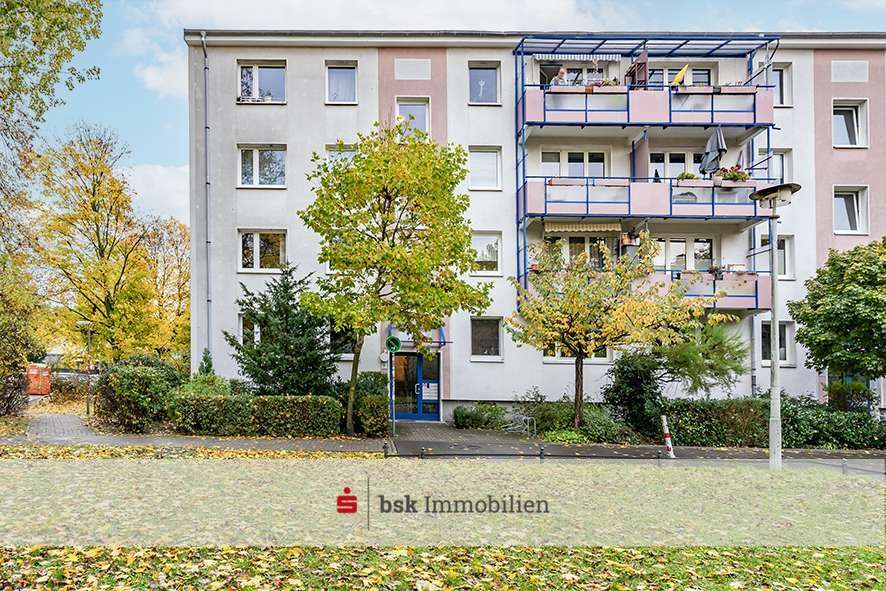 Hausansicht Hausansicht - Erdgeschosswohnung in 12437 Berlin mit 54m² kaufen