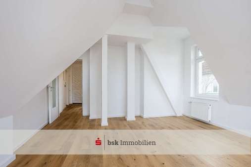 Wohnzimmer Wohnzimmer - Dachgeschosswohnung in 13156 Berlin mit 63m² kaufen