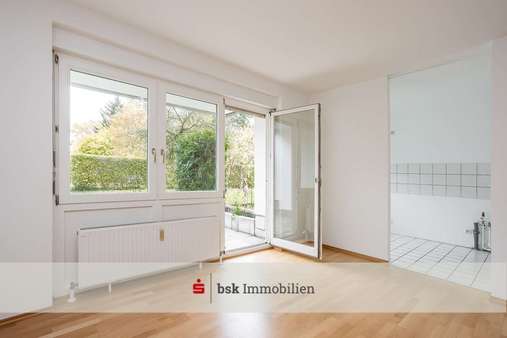Blick auf die Terrasse - Erdgeschosswohnung in 13156 Berlin mit 66m² kaufen