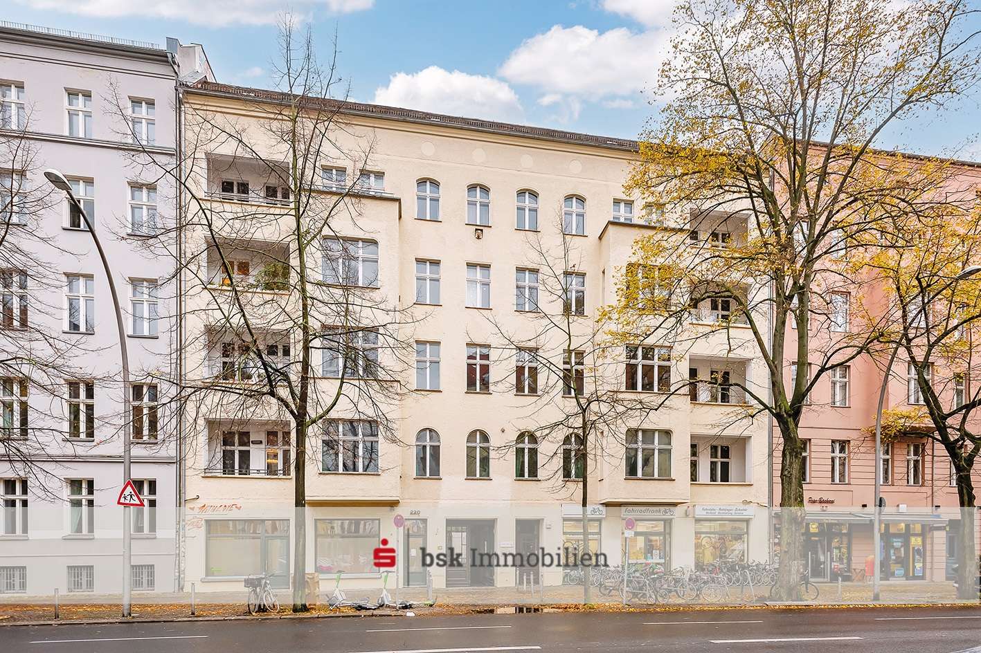 Hausansicht Hausansicht - Terrassen-Wohnung in 10115 Berlin mit 79m² kaufen