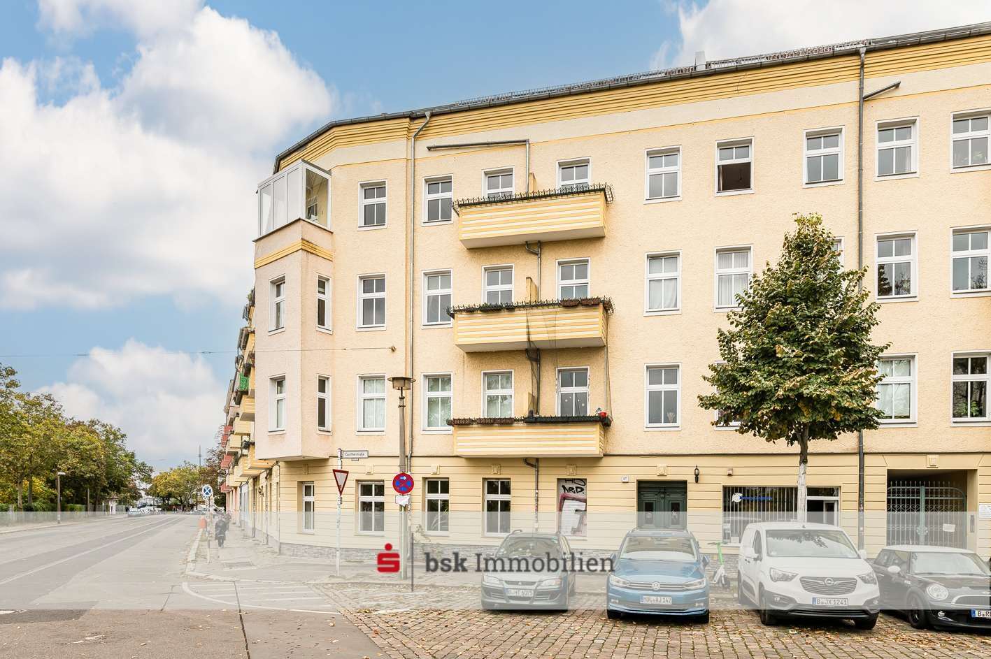 Hausansicht Hausansicht - Etagenwohnung in 10365 Berlin mit 96m² kaufen