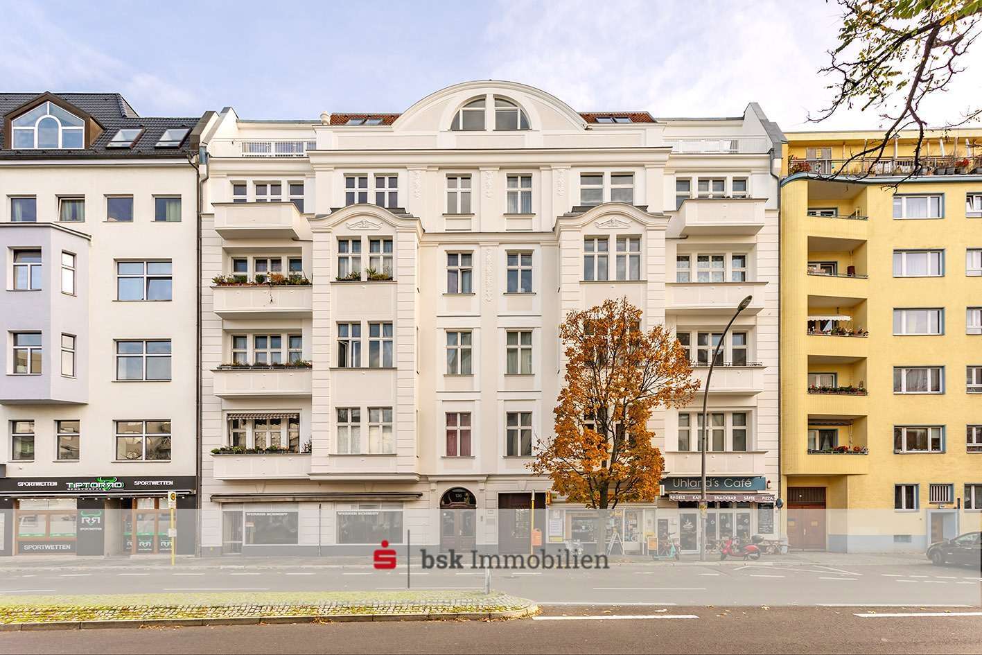 Hausansicht Hausansicht - Dachgeschosswohnung in 10717 Berlin mit 132m² kaufen