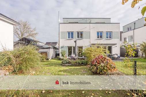 Gartenansicht - Doppelhaushälfte in 12355 Berlin mit 128m² kaufen