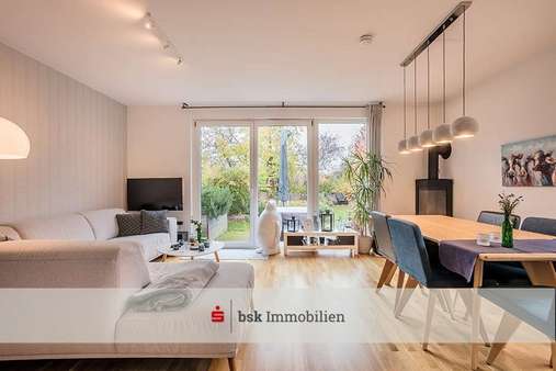 Wohnzimmer - Doppelhaushälfte in 12355 Berlin mit 128m² kaufen