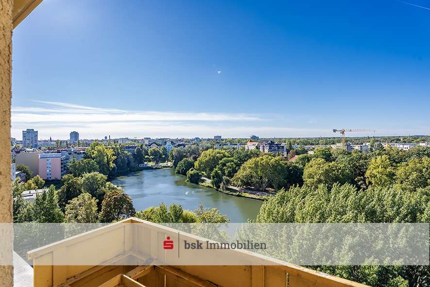 Blick vom Balkon Blick vom Balkon - Etagenwohnung in 14057 Berlin mit 38m² kaufen