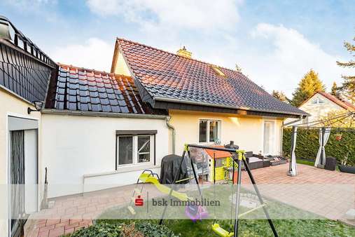 Garten und Terrasse Garten und Terrasse - Einfamilienhaus in 13059 Berlin mit 137m² kaufen