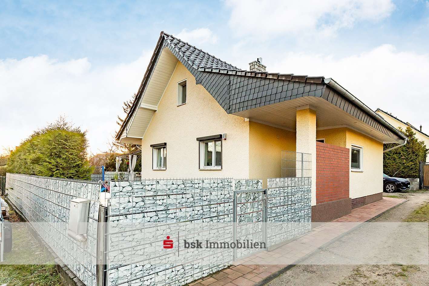 Hausansicht Hausansicht - Einfamilienhaus in 13059 Berlin mit 137m² kaufen