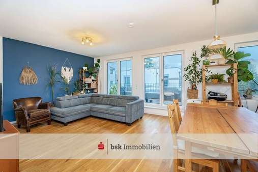 Wohnzimmer / Essbereich - Penthouse-Wohnung in 13089 Berlin mit 124m² kaufen