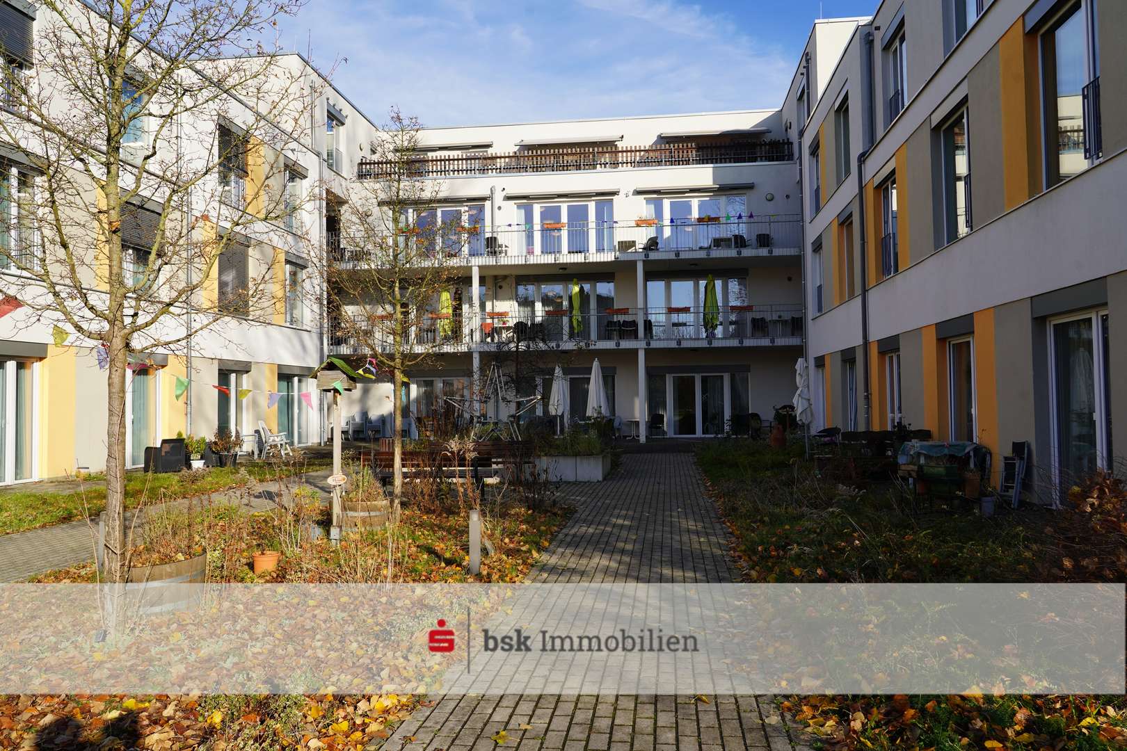 Hausansicht Hausansicht - Etagenwohnung in 12524 Berlin mit 43m² kaufen