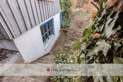 Kellerzugang in die Souterrain Räume - Einfamilienhaus in 15738 Zeuthen mit 126m² kaufen