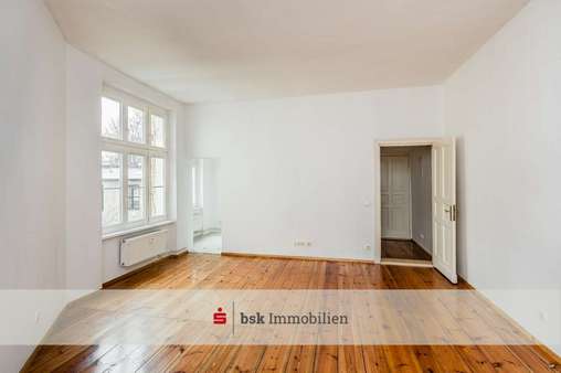 Wohnzimmer - Etagenwohnung in 10365 Berlin mit 40m² kaufen