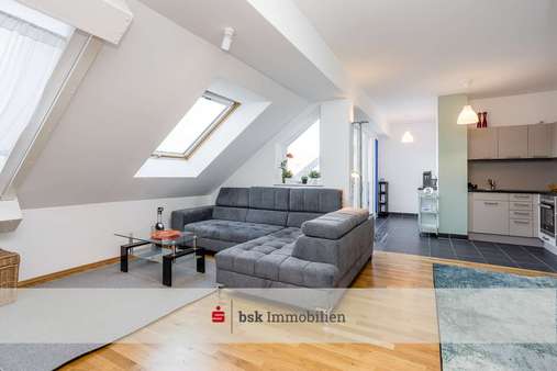 Wohnzimmer - Dachgeschosswohnung in 13627 Berlin mit 74m² kaufen