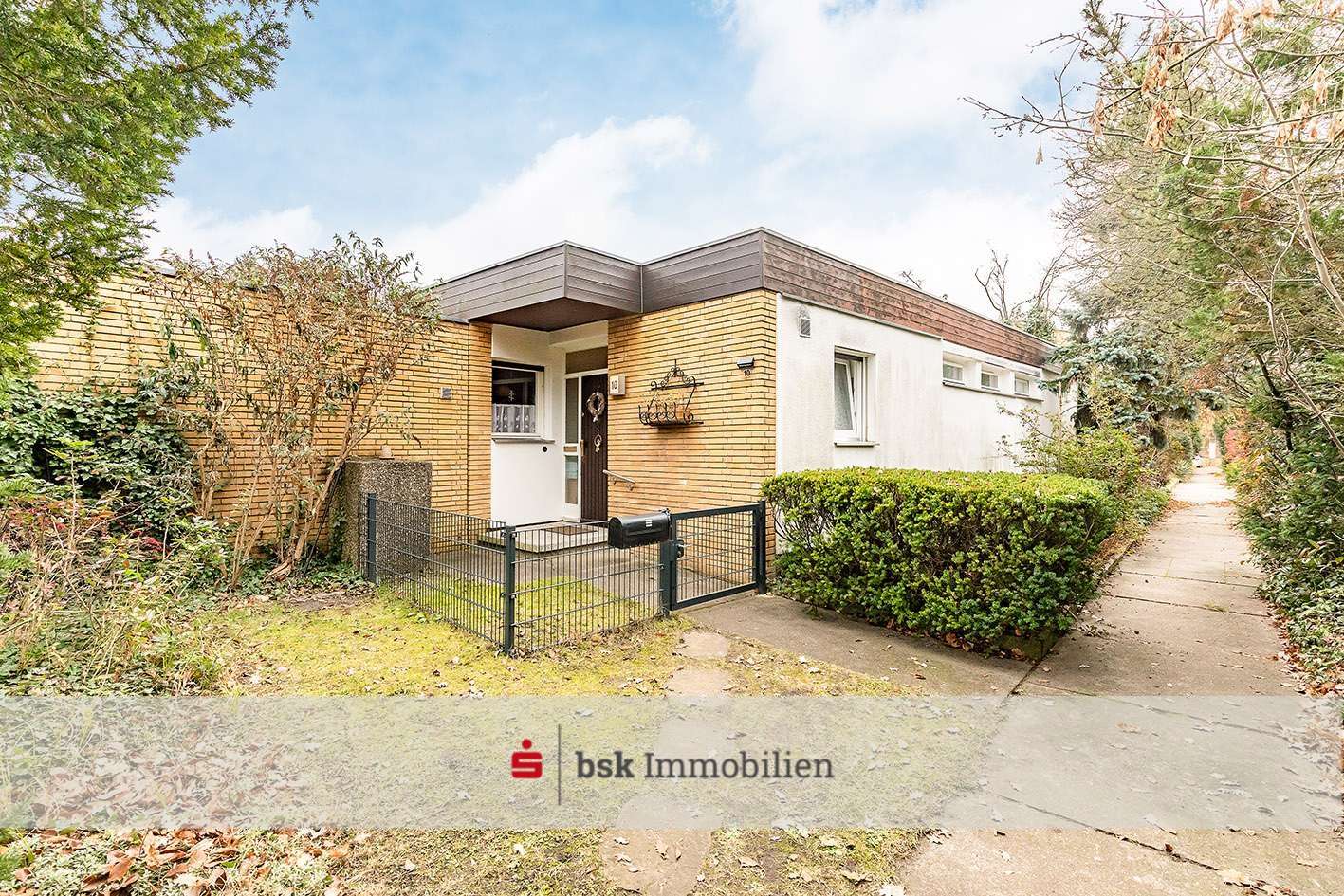 Hauseingang - Bungalow in 14129 Berlin mit 106m² kaufen