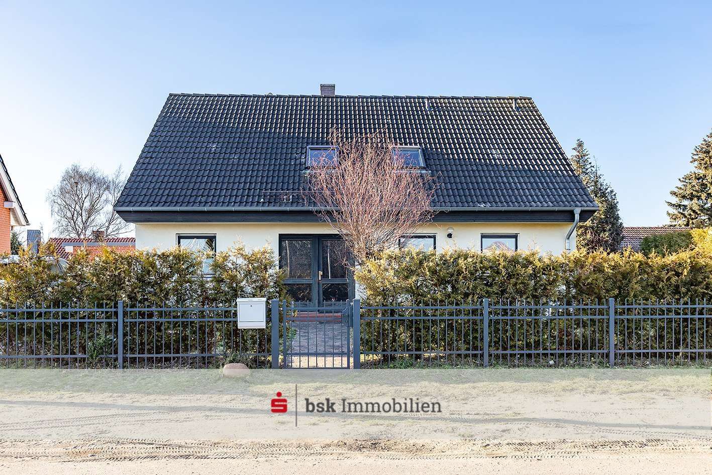 Außenansicht - Zweifamilienhaus in 13159 Berlin mit 159m² kaufen