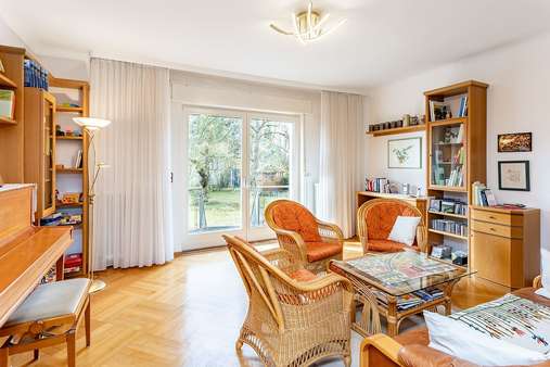 Wohnzimmer - Einfamilienhaus in 12309 Berlin mit 209m² kaufen