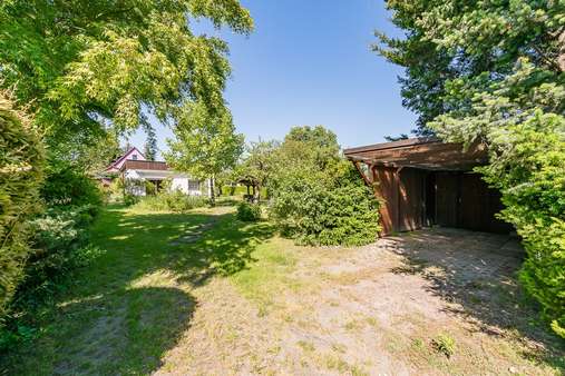 Zufahrt zum Carport - Grundstück in 15366 Hoppegarten mit 851m² kaufen