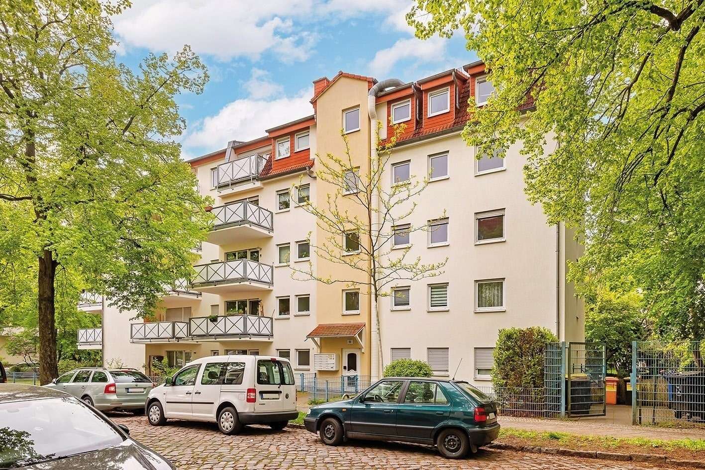 Haus Straßenseite - Erdgeschosswohnung in 13158 Berlin mit 57m² kaufen