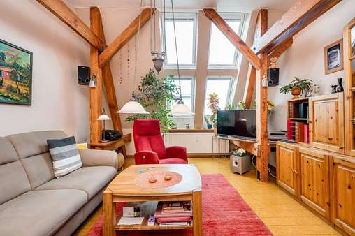 Wohnzimmer  - Dachgeschosswohnung in 13403 Berlin mit 85m² kaufen