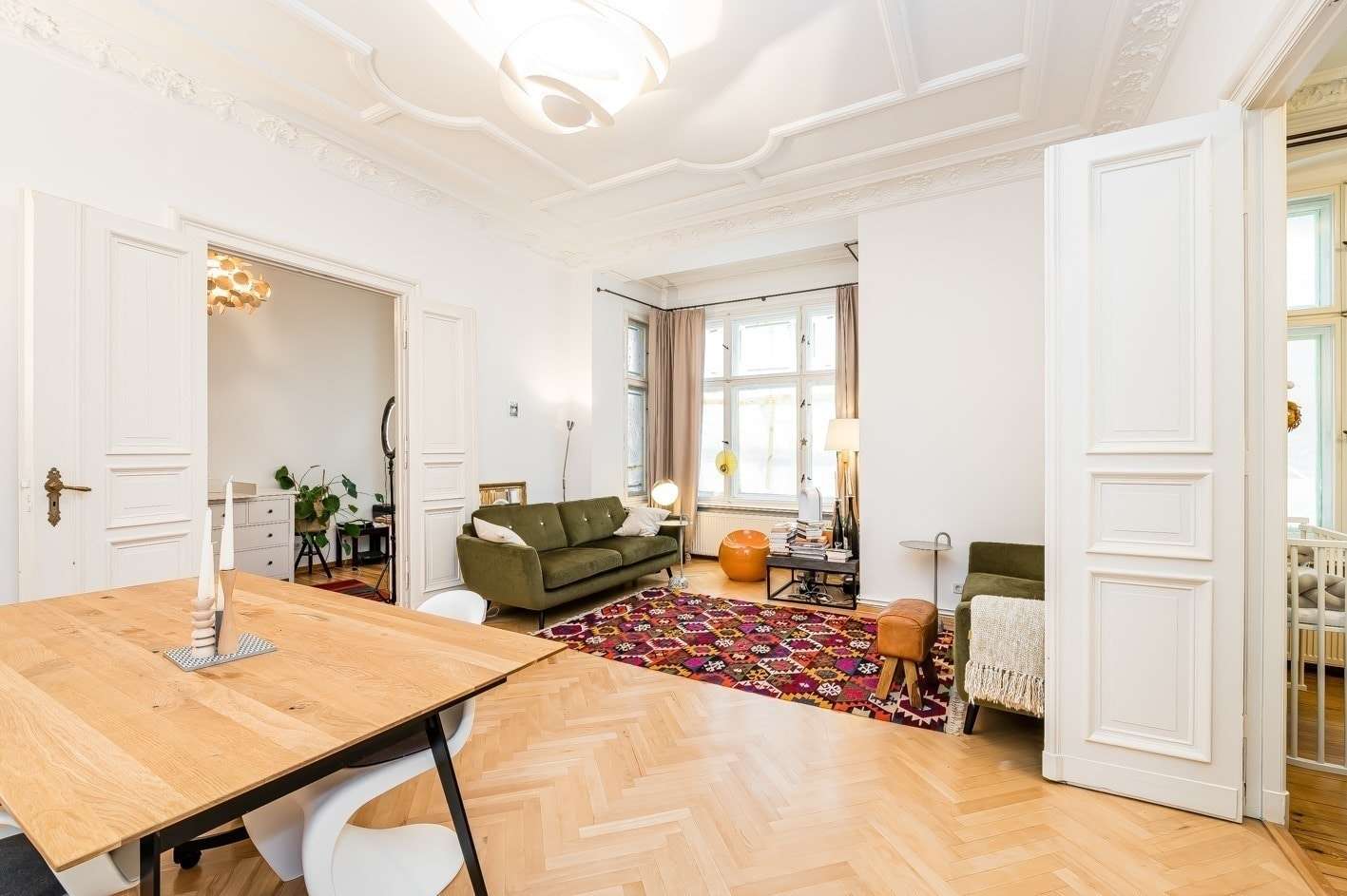 Wohnzimmer - Etagenwohnung in 10827 Berlin mit 88m² günstig kaufen