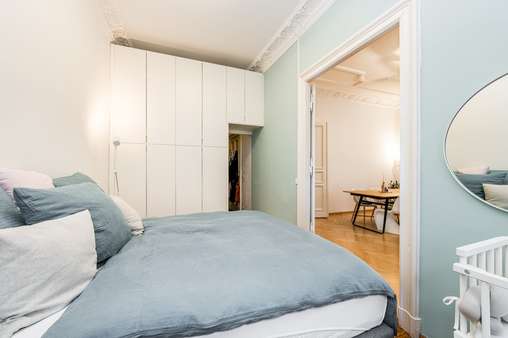 Schlafzimmer - Etagenwohnung in 10827 Berlin mit 88m² günstig kaufen