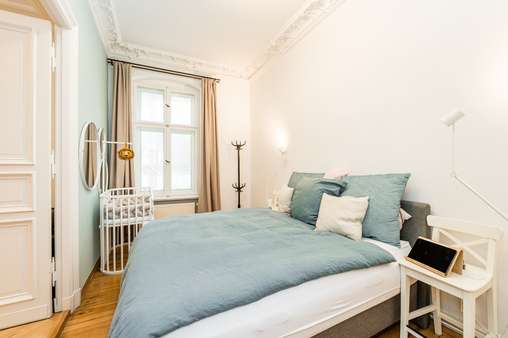 Schlafzimmer - Etagenwohnung in 10827 Berlin mit 88m² günstig kaufen
