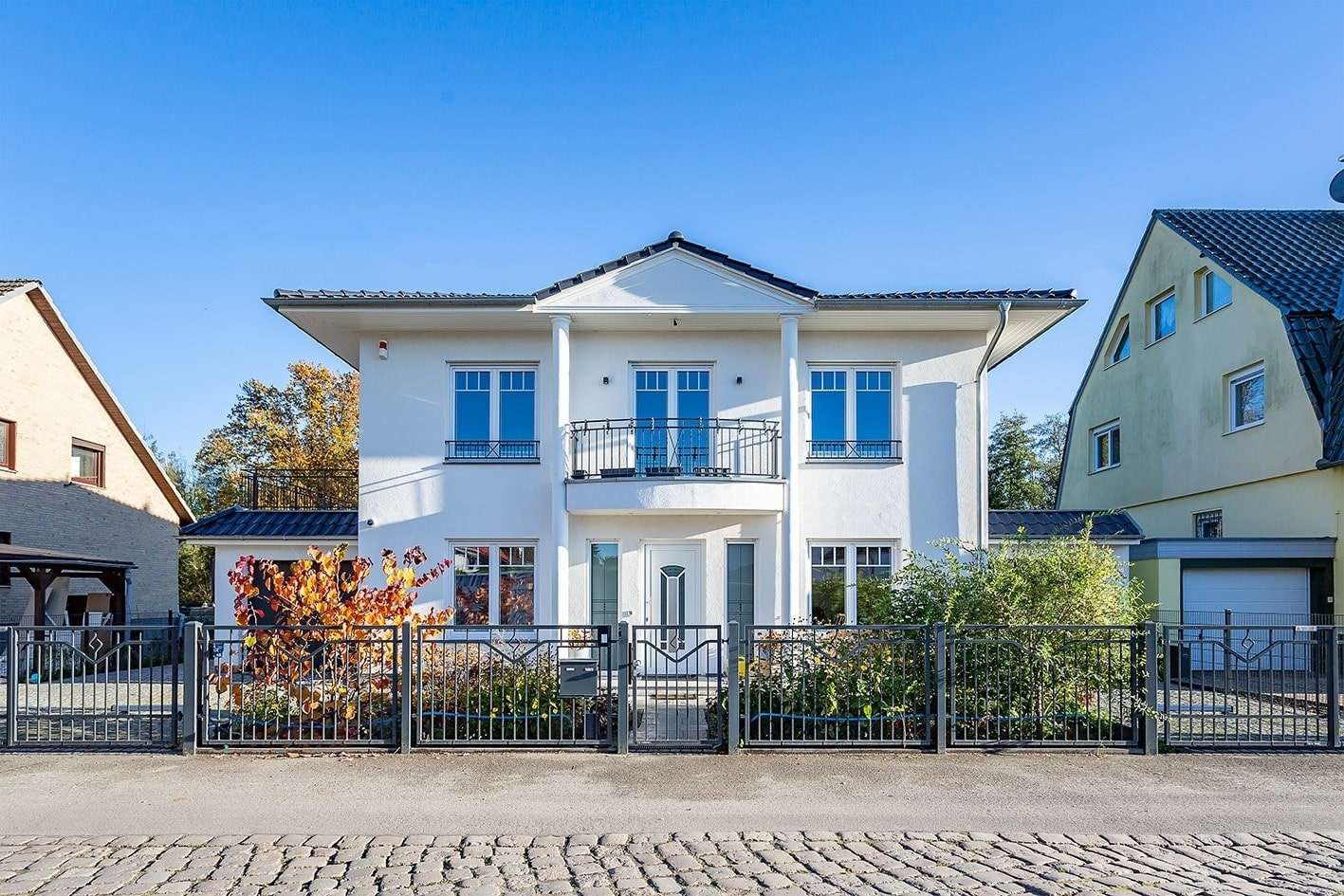 Außenansicht - Villa in 12355 Berlin mit 192m² günstig kaufen