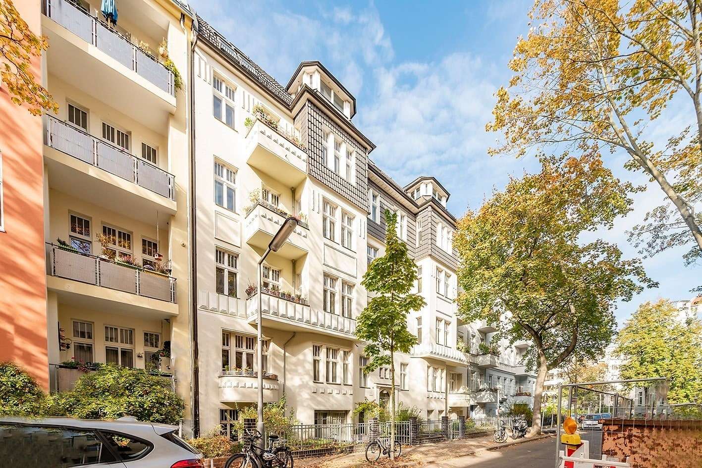 Außenansicht - Erdgeschosswohnung in 12161 Berlin mit 136m² günstig kaufen