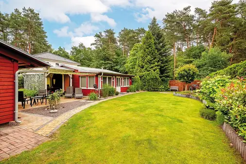 Ruhiges Wohnbaugrundstück mit 2 Gartenhäusern nahe des Rahmersees