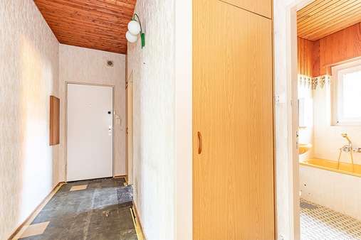 Blick in den Flur - Etagenwohnung in 13437 Berlin mit 52m² kaufen