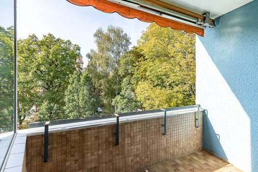 Blick von Loggia - Etagenwohnung in 13437 Berlin mit 52m² kaufen