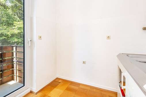 Küche mit Zugang zum Balkon - Etagenwohnung in 14193 Berlin mit 28m² kaufen