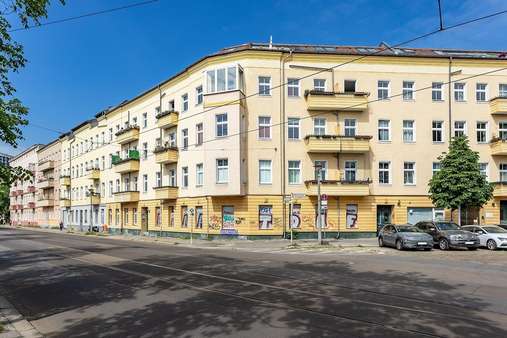 Seitenansicht - Dachgeschosswohnung in 10365 Berlin mit 132m² kaufen