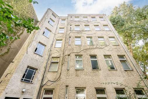 Hausansicht - Etagenwohnung in 12047 Berlin mit 74m² kaufen