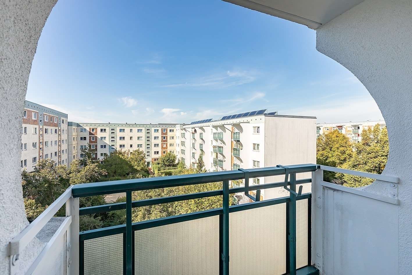 Aussicht vom Balkon - Etagenwohnung in 12627 Berlin mit 50m² kaufen