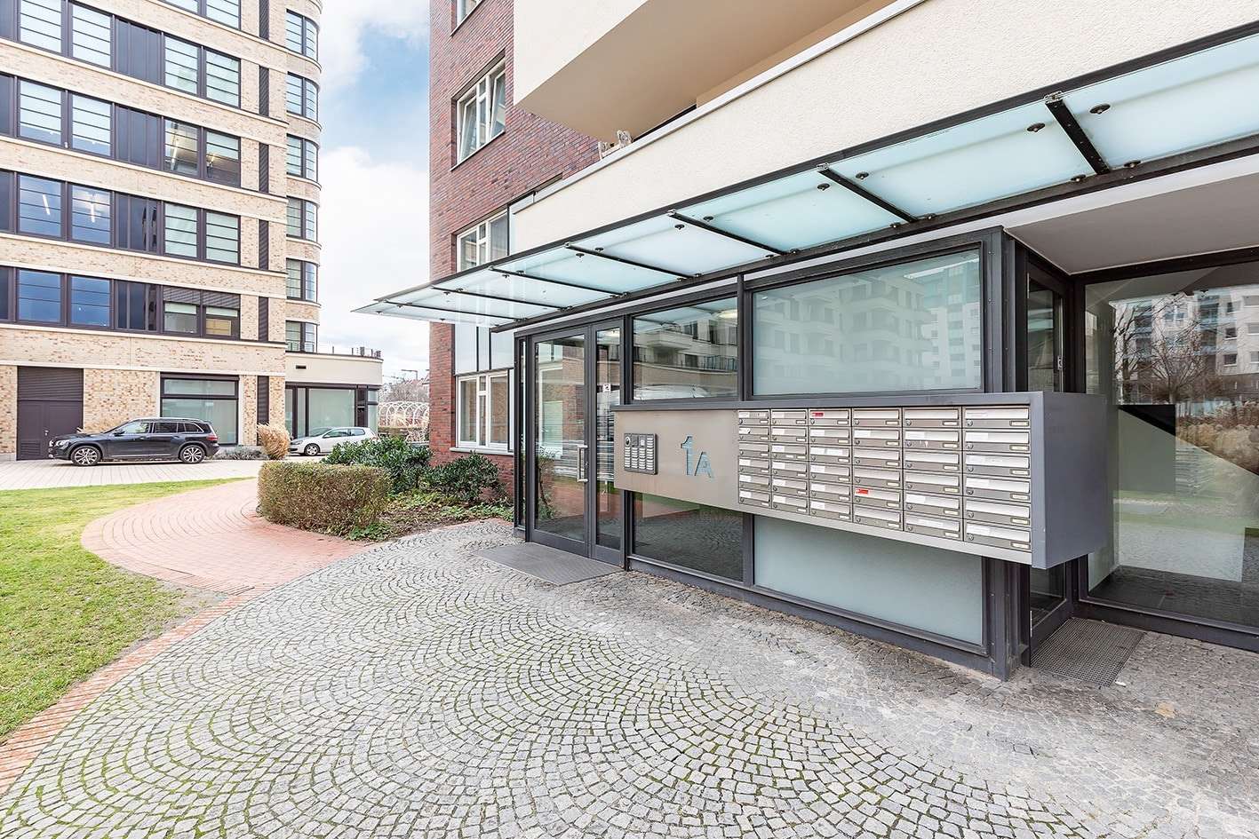 Hauseingang - Etagenwohnung in 10587 Berlin mit 41m² kaufen