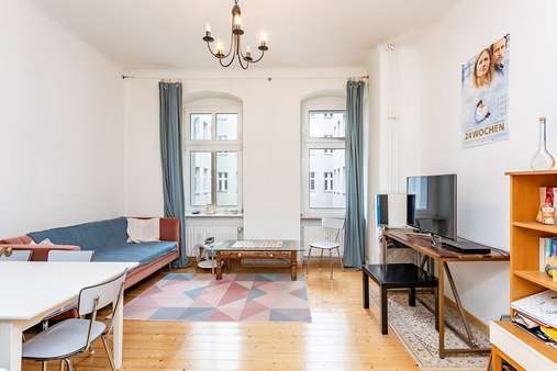 Wohnzimmer  - Etagenwohnung in 13357 Berlin mit 47m² kaufen