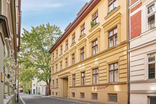Außenansicht - Erdgeschosswohnung in 10179 Berlin mit 58m² kaufen