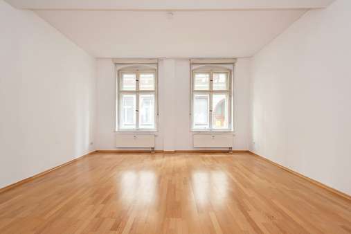 Wohnzimmer - Erdgeschosswohnung in 10179 Berlin mit 58m² kaufen