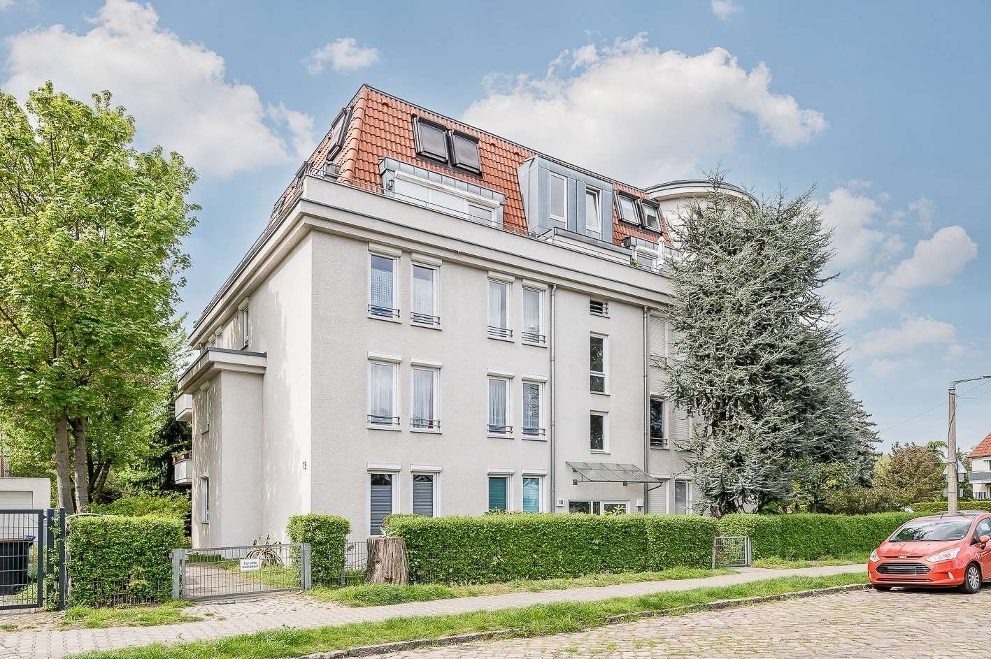 Straßenansicht - Etagenwohnung in 13158 Berlin mit 77m² kaufen