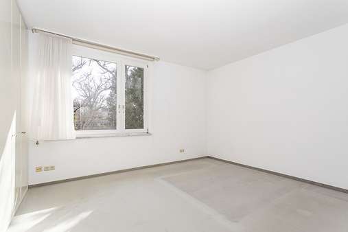KInderzimmer - Etagenwohnung in 12207 Berlin mit 125m² günstig kaufen