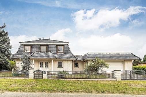 Hausansicht - Einfamilienhaus in 16341 Panketal mit 175m² kaufen