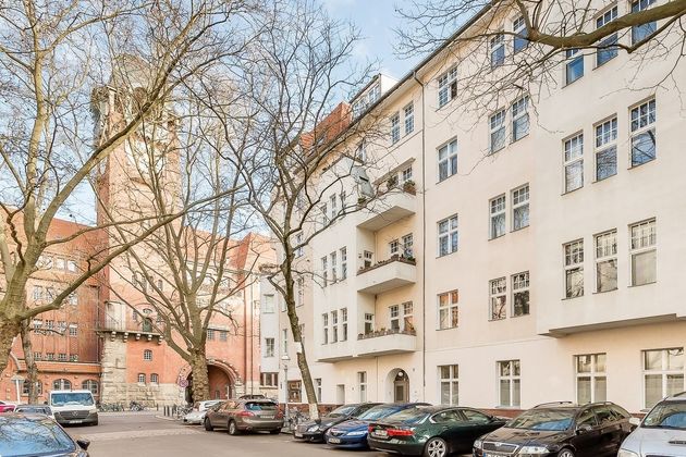 Etagenwohnung in 10629 Berlin mit 102m² günstig kaufen