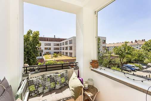 Balkon - Etagenwohnung in 12101 Berlin mit 123m² günstig kaufen