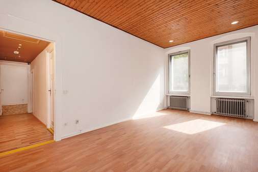 Wohnzimmer - Etagenwohnung in 13403 Berlin mit 75m² kaufen