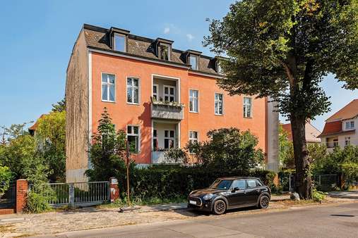 Außenansicht - Dachgeschosswohnung in 12205 Berlin mit 56m² kaufen