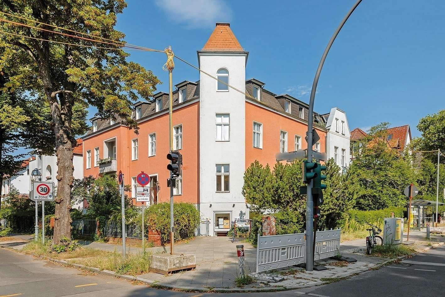 Außenansicht - Dachgeschosswohnung in 12205 Berlin mit 56m² kaufen