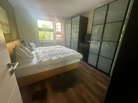 Moderne 4-Raum-Wohnung mit Balkon und Einbauküche