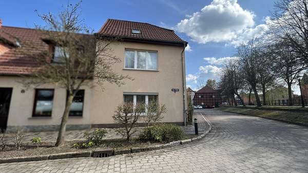 Außenansicht - Reihenendhaus in 17166 Teterow mit 60m² kaufen