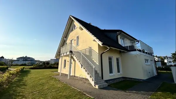 Meeresrauschen und Strandspaziergang